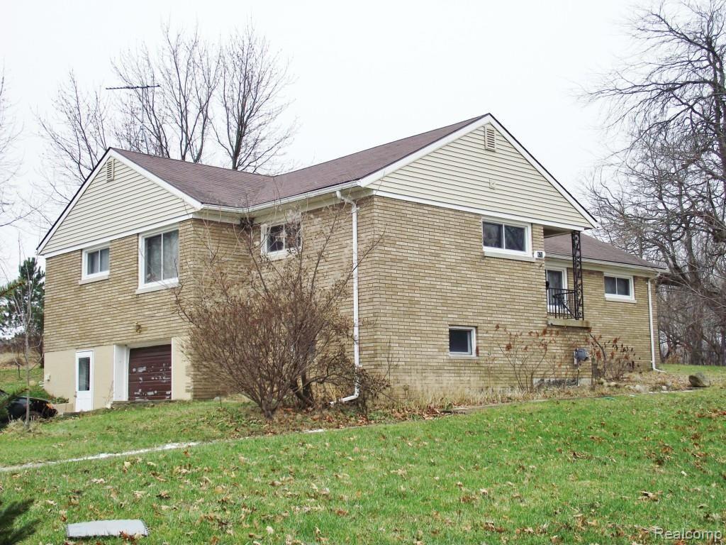 871 Academy Road Holly, MI 48442 - Photo 14 of 17 DSCF6785.jpg