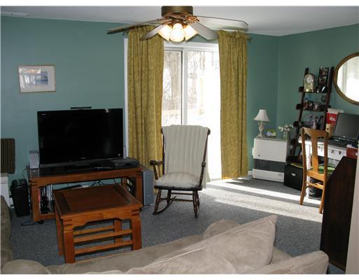 108 Granite Street, Unit 9 Biddeford, ME 04005 - Photo 5 of 9 Living Room.