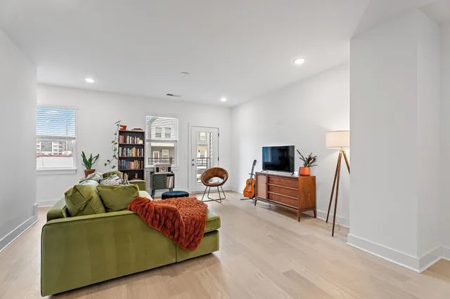 $2,895 | 622 Markham Street, Nashville, TN 37214