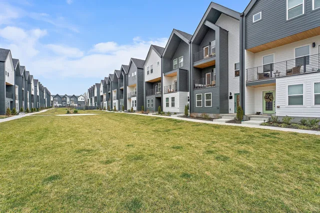 $2,895 | 622 Markham Street, Nashville, TN 37214