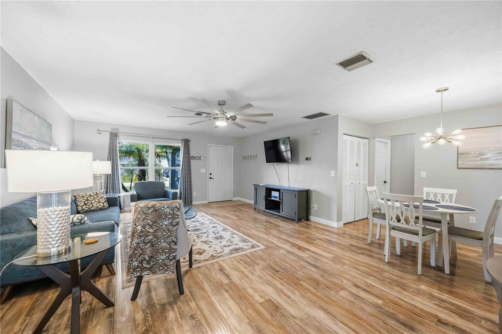 251 Plantation Road Venice, FL 34293 - Photo 8 of 66