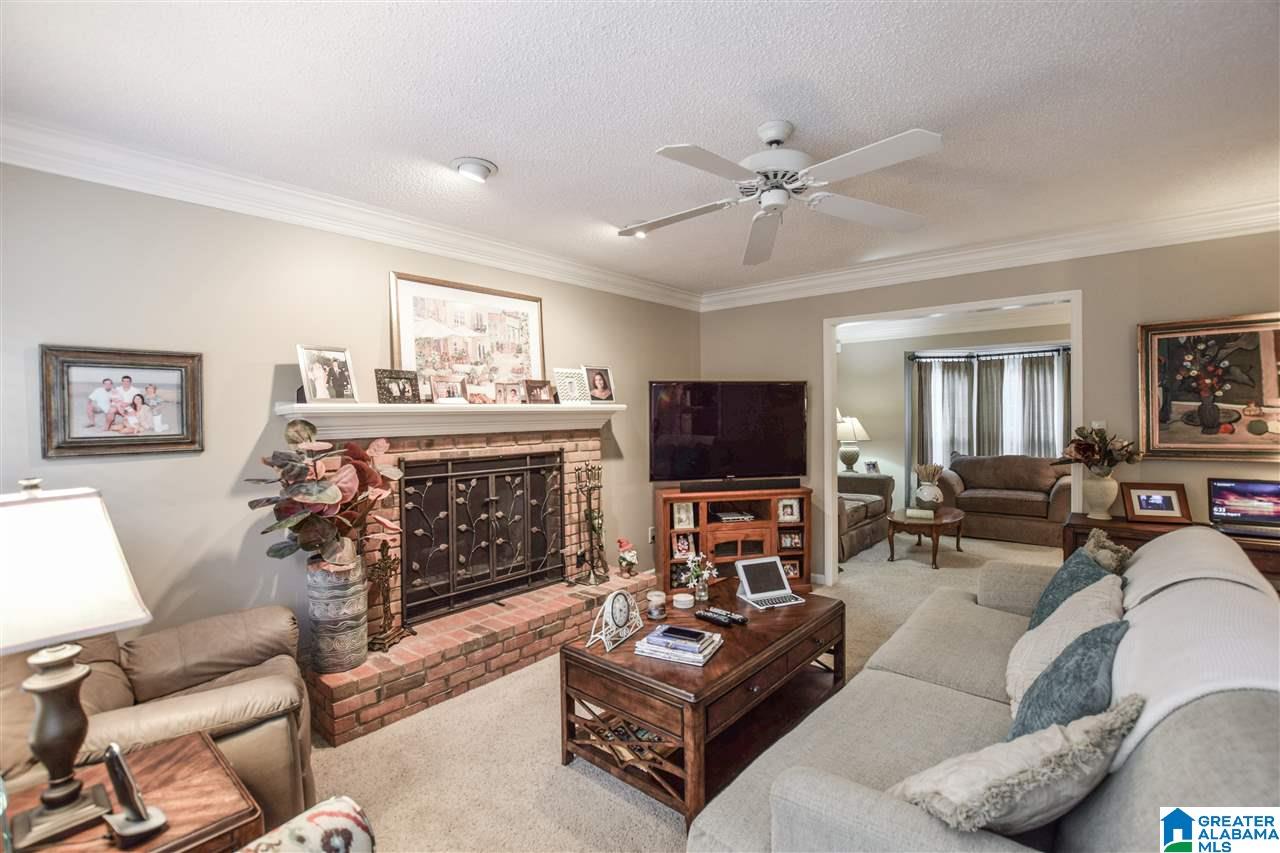 101 Mallard Pointe Drive Pelham, AL 35124 - Photo 5 of 37
