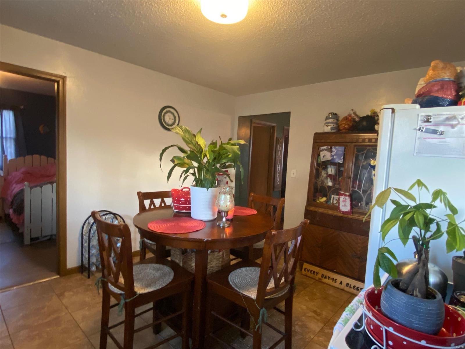 580 South Spruce Street Nokomis, IL 62075 - Photo 13 of 20