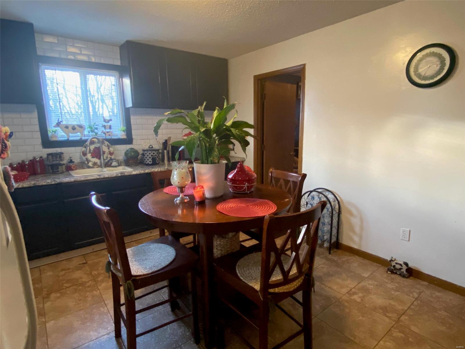 580 South Spruce Street Nokomis, IL 62075 - Photo 14 of 20