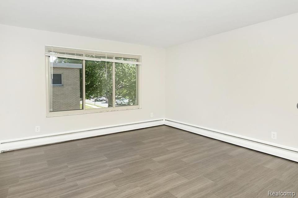 3330 Greenfield Road, Unit 21 Royal Oak, MI 48073 - Photo 4 of 13