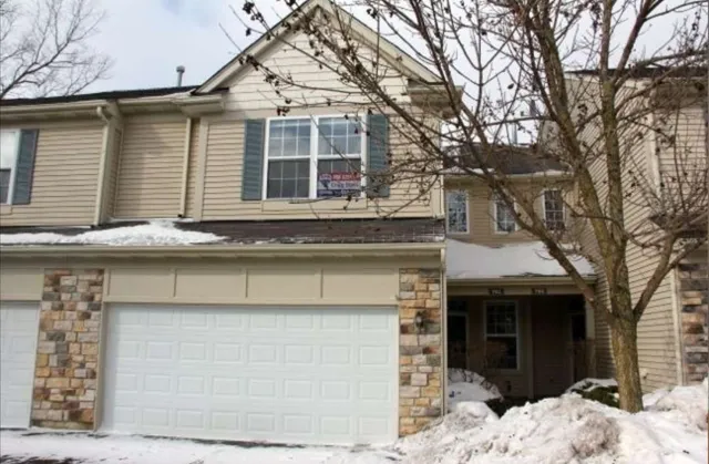 $2,600 | 761 Dillon Court, Grayslake, IL 60030