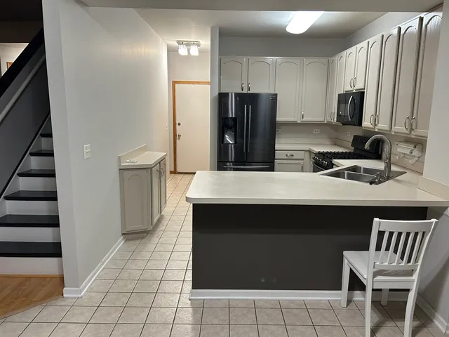 $2,600 | 761 Dillon Court, Grayslake, IL 60030