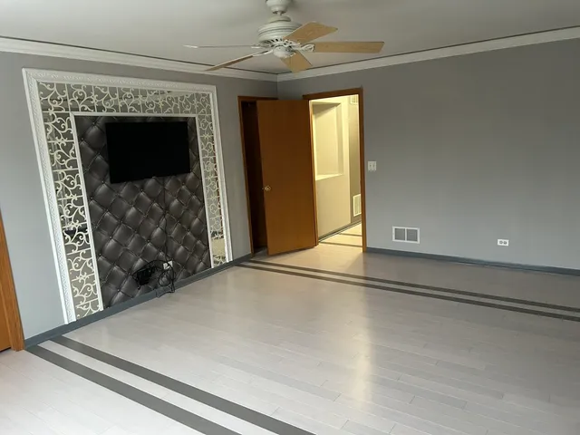 $2,600 | 761 Dillon Court, Grayslake, IL 60030