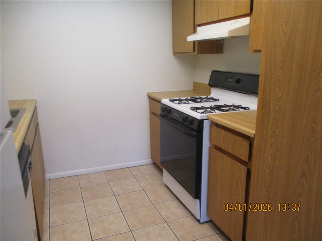 363 Rio Grande Court, Unit B Bullhead City, AZ 86442 - Photo 6 of 16 a view of washer and dryer