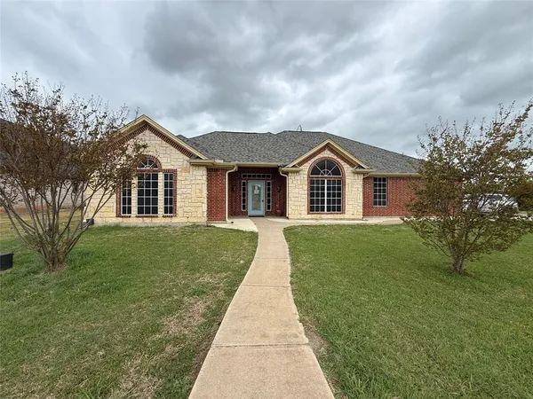 $552,500 | 543 Islet Drive, Runaway Bay, TX 76426