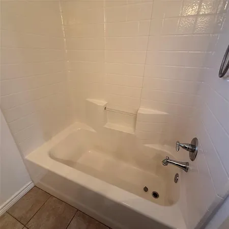 $552,500 | 543 Islet Drive, Runaway Bay, TX 76426