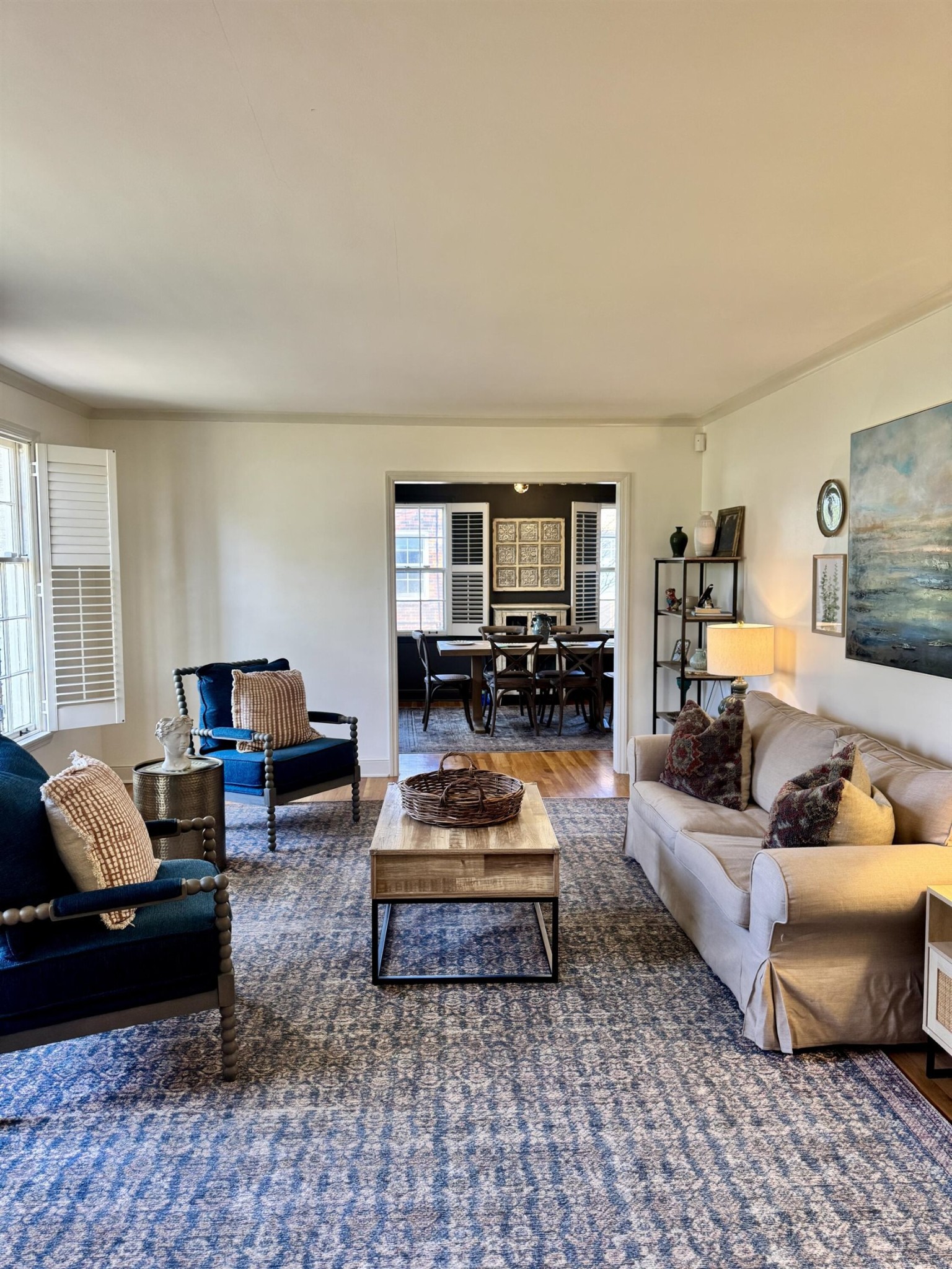 240 Avon Road Memphis, TN 38117 - Photo 2 of 27 a living room with furniture and a couch