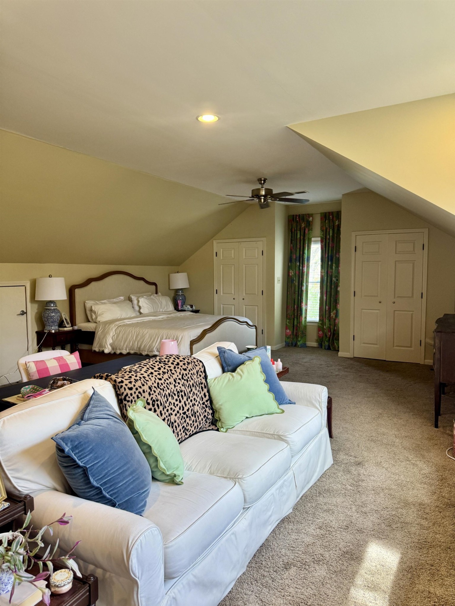 240 Avon Road Memphis, TN 38117 - Photo 24 of 27 a bedroom with furniture and a couch