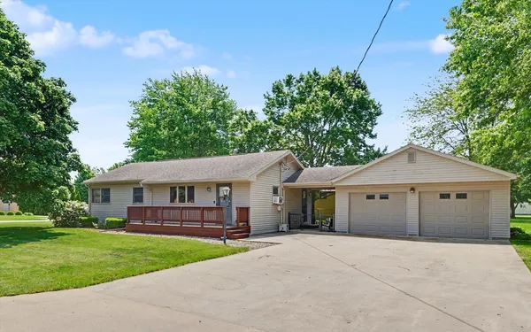 $149,999 | 430 East Dent Street, Gilman, IL 60938