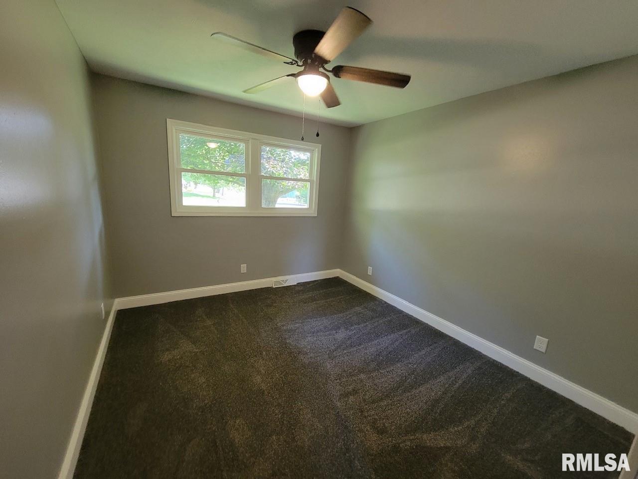 205 Hickory Street Athens, IL 62613 - Photo 21 of 44 Gallery Image 21