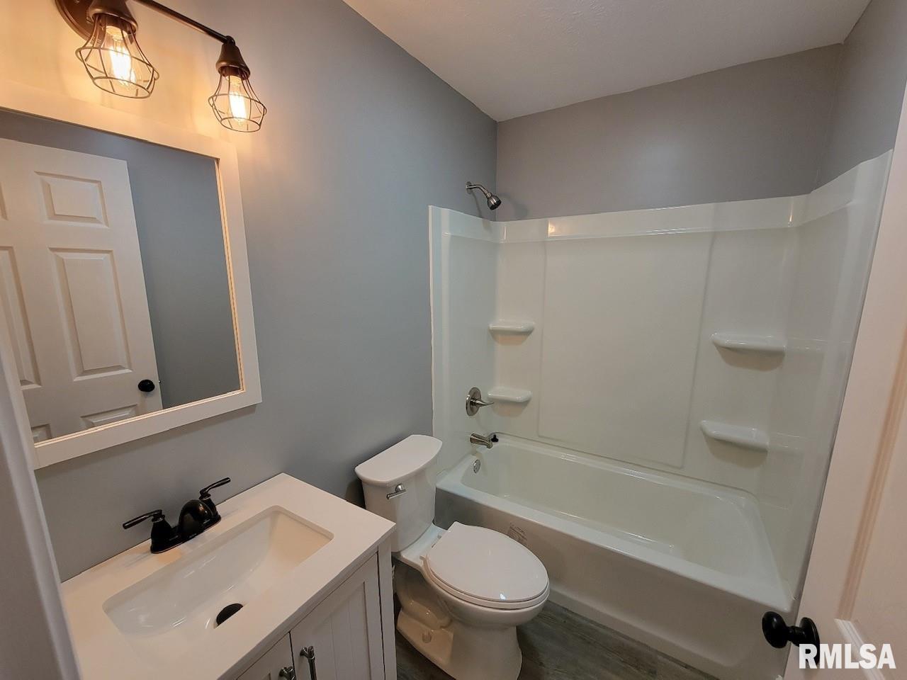 205 Hickory Street Athens, IL 62613 - Photo 24 of 44 Gallery Image 24