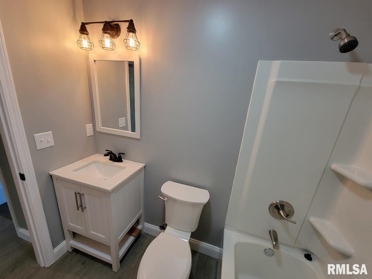 205 Hickory Street Athens, IL 62613 - Photo 29 of 44 Gallery Image 29