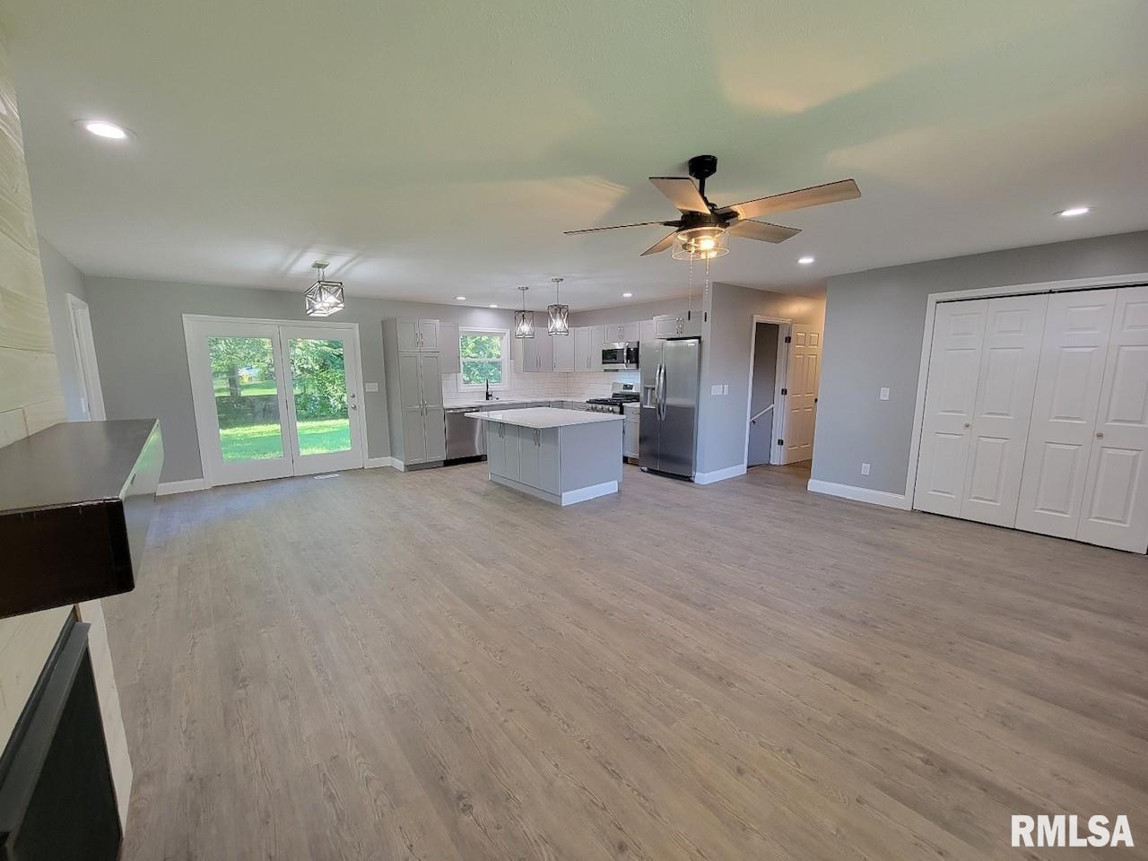 205 Hickory Street Athens, IL 62613 - Photo 3 of 44 Gallery Image 3