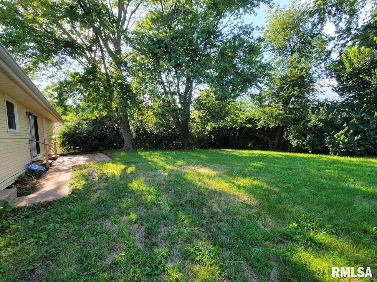 205 Hickory Street Athens, IL 62613 - Photo 40 of 44 Gallery Image 40