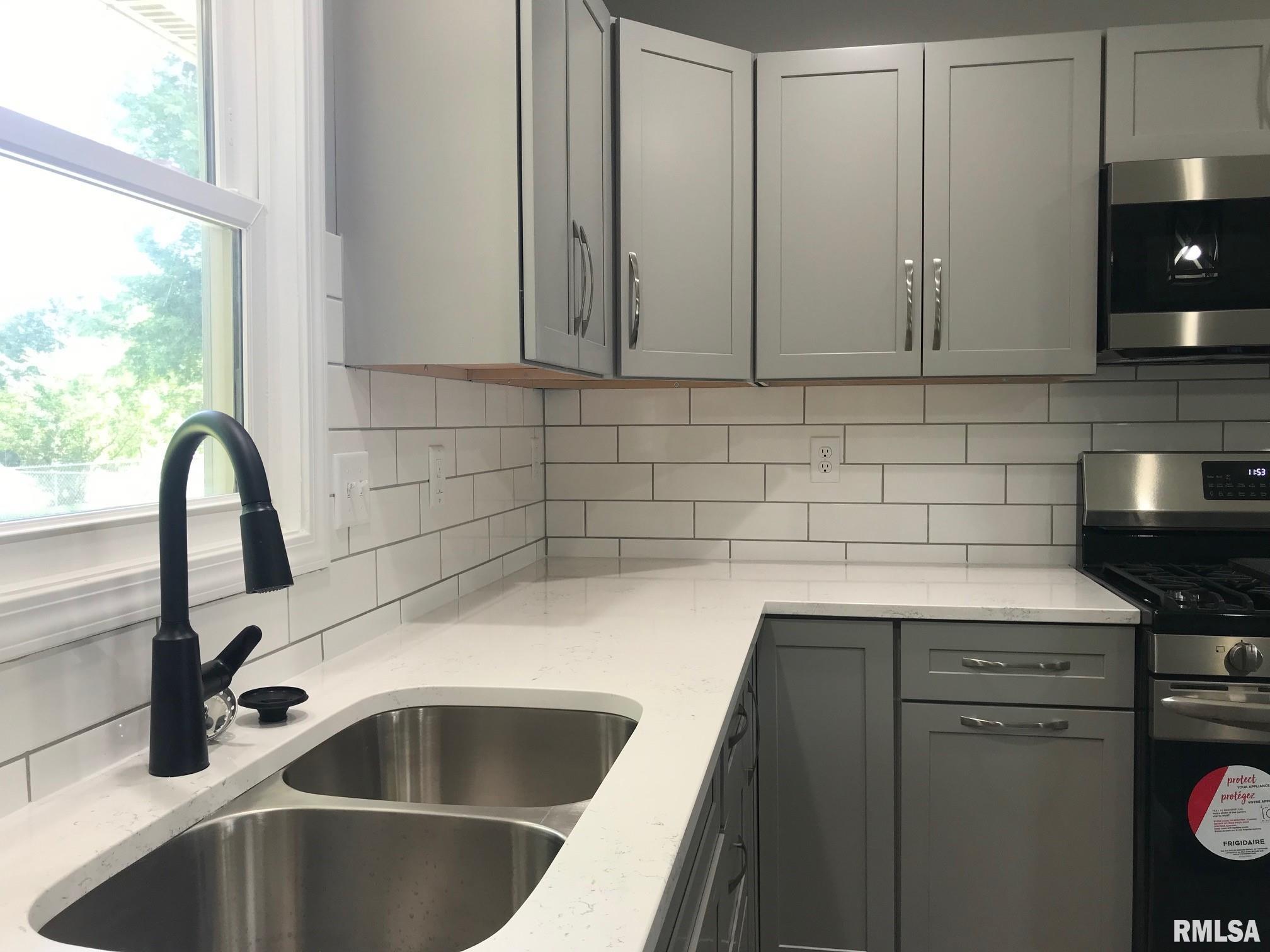 205 Hickory Street Athens, IL 62613 - Photo 9 of 44 Gallery Image 9