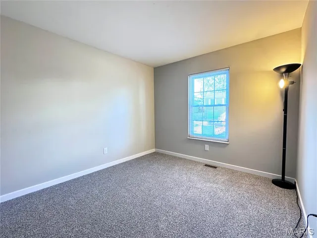 $220,000 | 2566 Weymouth Drive, High Ridge, MO 63049