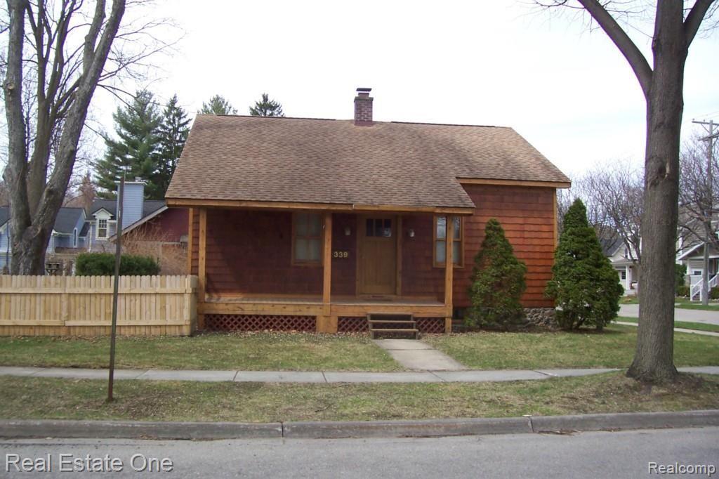 339 Oak Street Rochester, MI 48307 - Photo 1 of 8