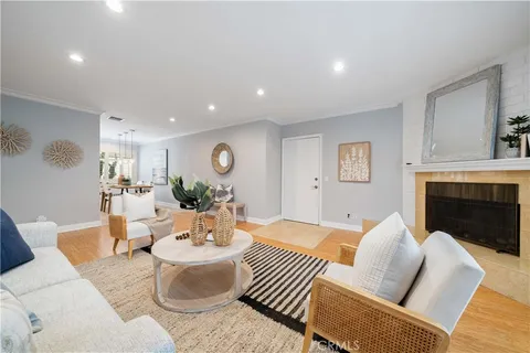 $1,015,000 | 923 17th Street, Unit 4, Santa Monica, CA 90403