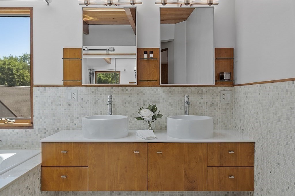 153 Middle Road Boxborough, MA 01719 - Photo 22 of 36 a bathroom with a sink and a mirror