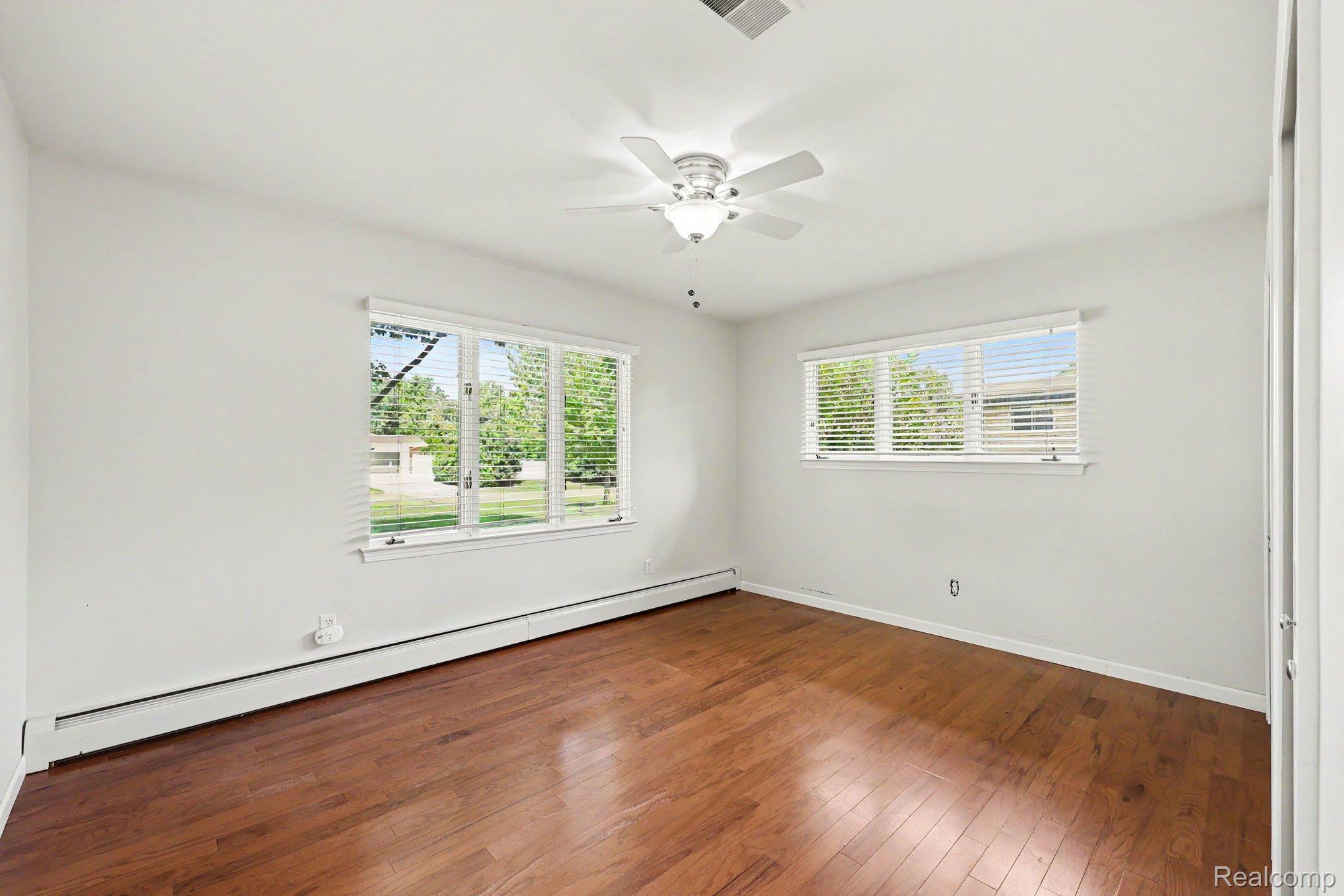 3750 Beach Road Troy, MI 48084 - Photo 17 of 27 018_file_4818.jpg
