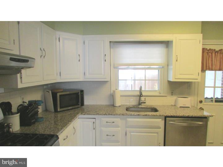 207 Pinehurst Road Wilmington, DE 19803 - Photo 5 of 17 Kitchen