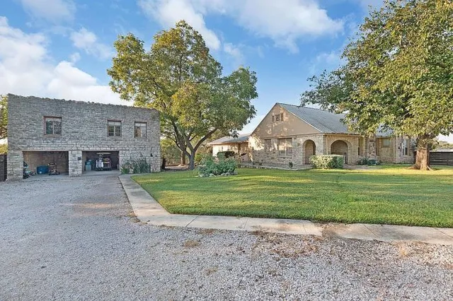 $625,000 | 1102 West 4th Street, Lampasas, TX 76550