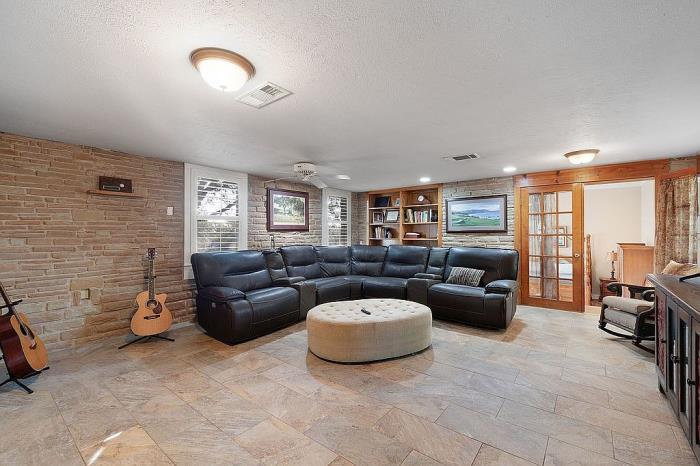 1102 West 4th Street Lampasas, TX 76550 - Photo 13 of 40