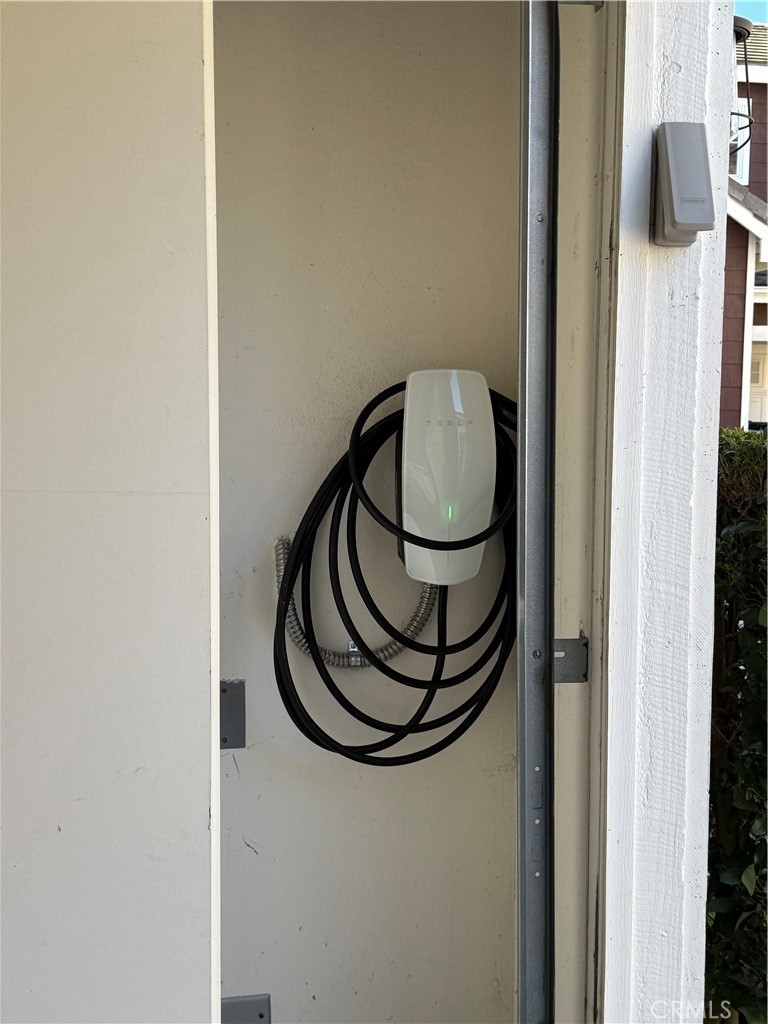 32 Potters Bend Ladera Ranch, CA 92694 - Photo 28 of 28 Tesla Charger