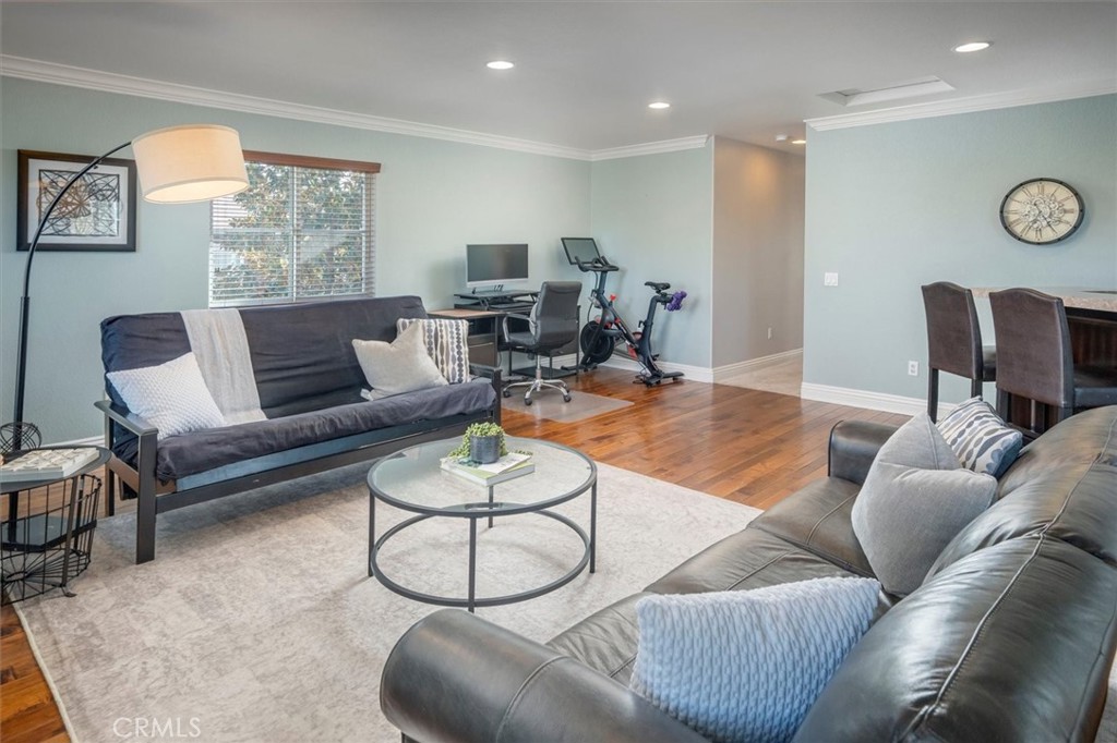 19944 Christopher Lane Saugus, CA 91350 - Photo 13 of 25