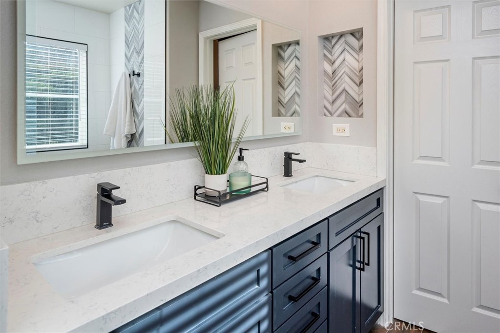 19944 Christopher Lane Saugus, CA 91350 - Photo 14 of 25