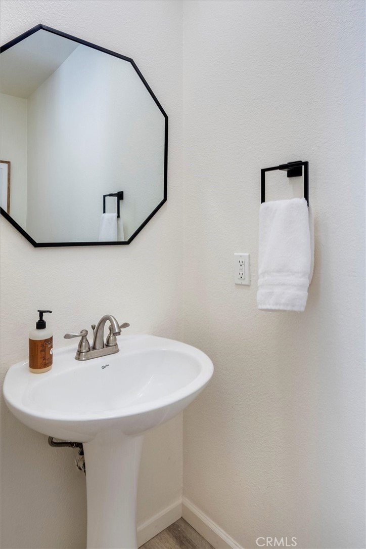 19944 Christopher Lane Saugus, CA 91350 - Photo 22 of 25