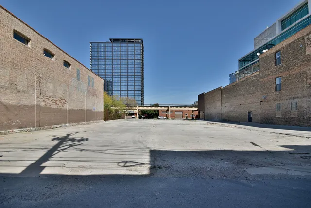 $3,600,000 | 1223 West Lake Street, Chicago, IL 60607