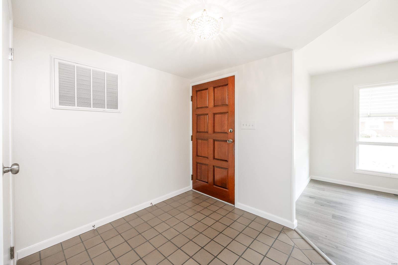 212 North Point Road Fairview Heights, IL 62208 - Photo 3 of 27