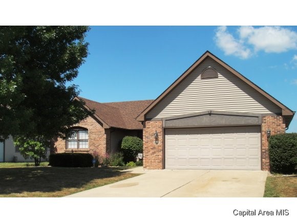 1005 Monarch Drive Chatham, IL 62629 - Photo 1 of 20