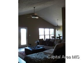 1005 Monarch Drive Chatham, IL 62629 - Photo 4 of 20