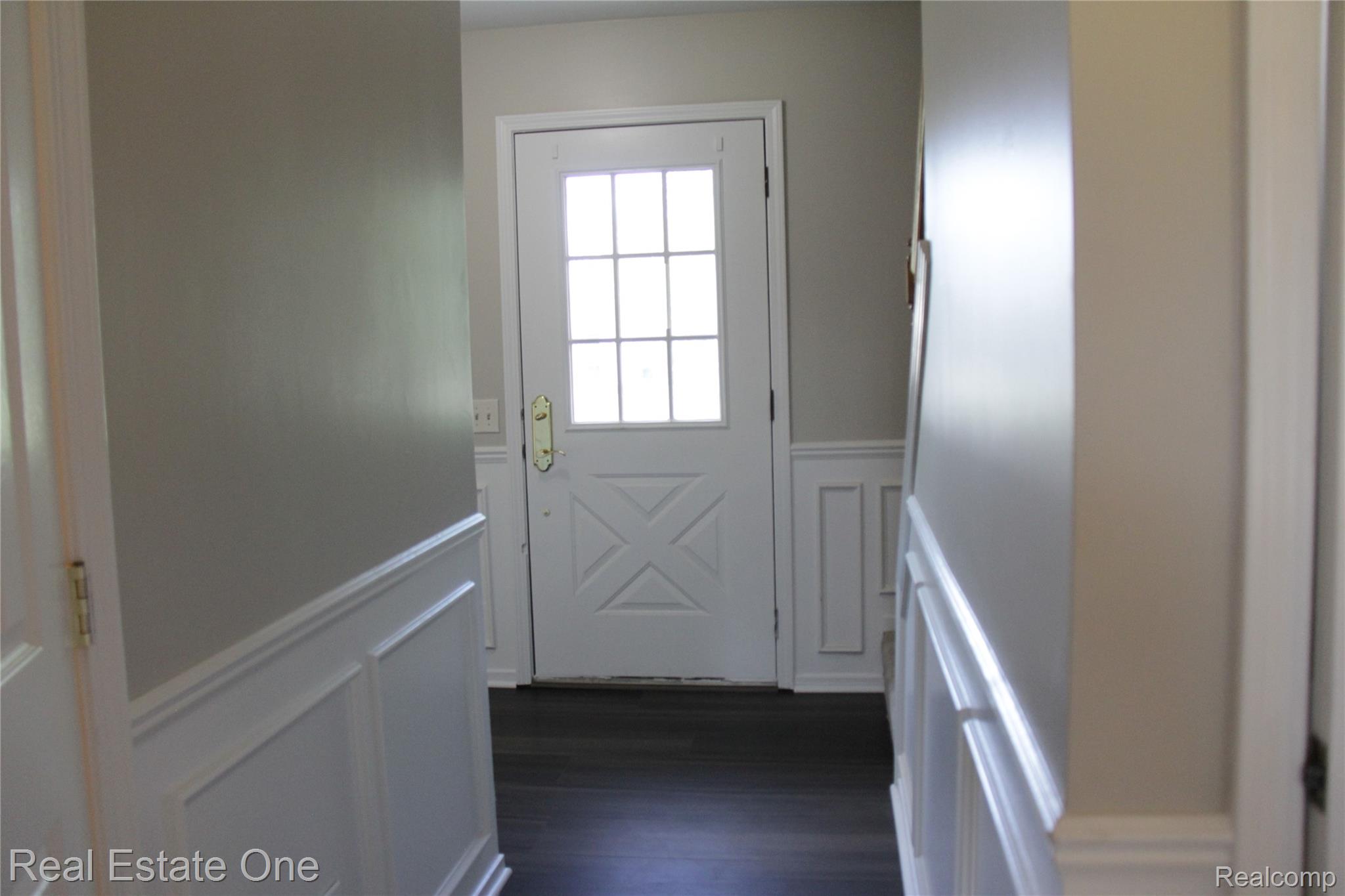 44777 Saltz Road Canton, MI 48187 - Photo 11 of 65 Foyer