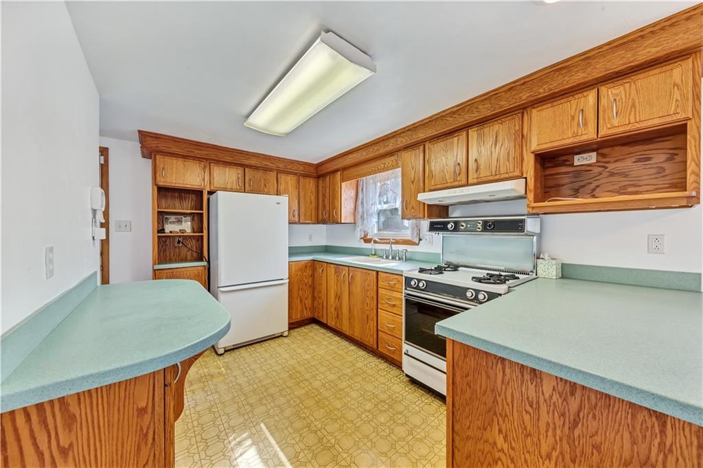 327 Lockwood Road Export, PA 15632 - Photo 4 of 17 Gallery Image 4