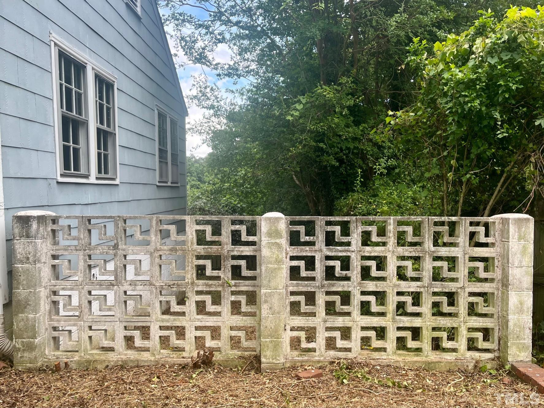 1208 Clifton Street Raleigh, NC 27604 - Photo 8 of 33 a front view of a building
