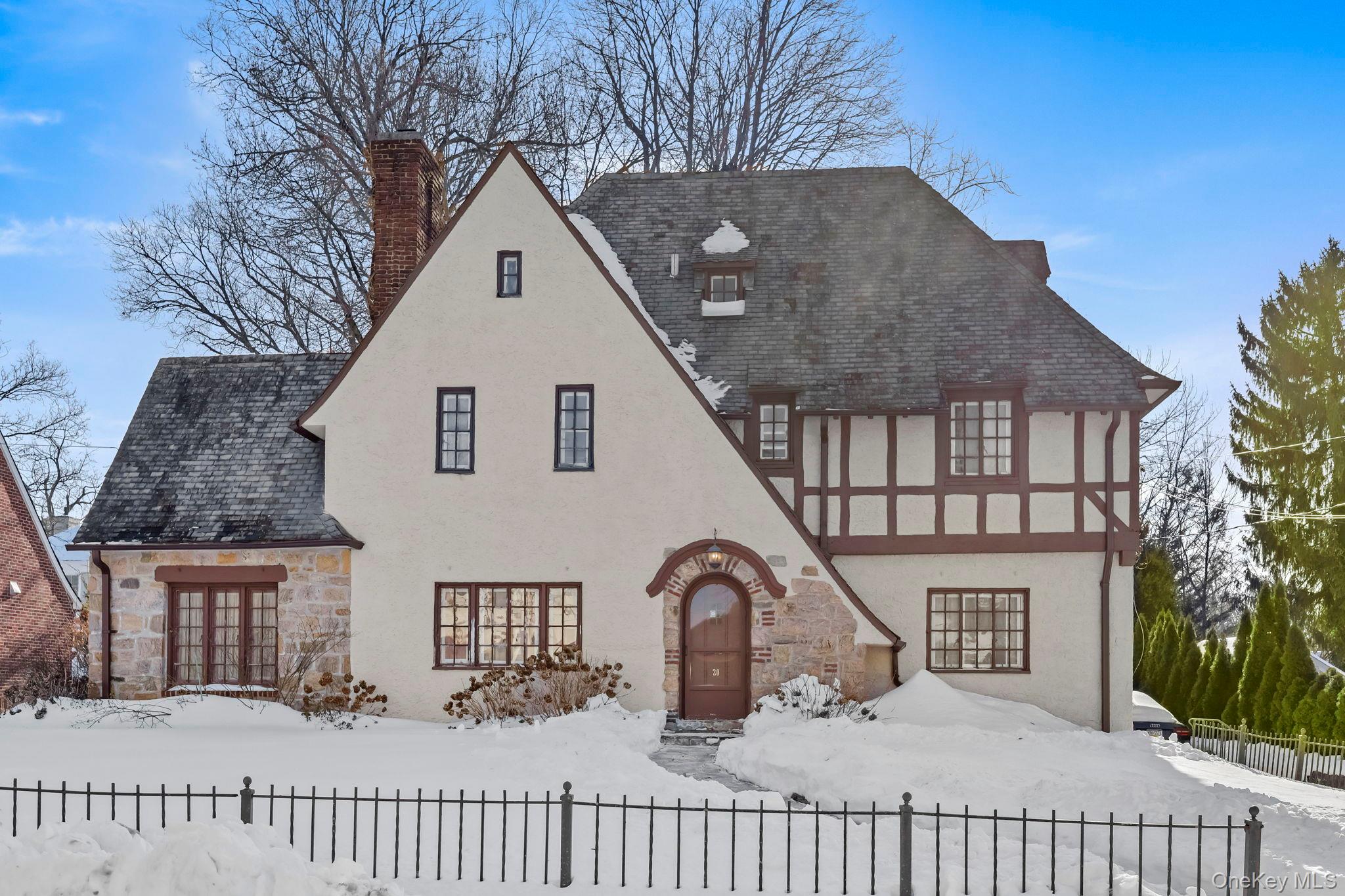 20 Lockwood Road Scarsdale, NY 10583 - Photo 2 of 11