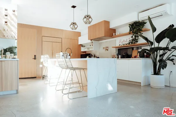 $20,000 | 115 Park Place, Venice, CA 90291