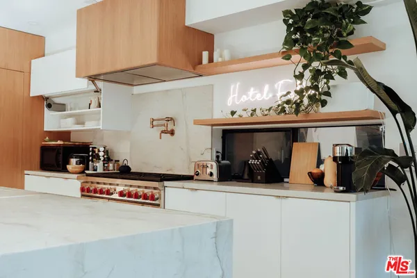 $20,000 | 115 Park Place, Venice, CA 90291