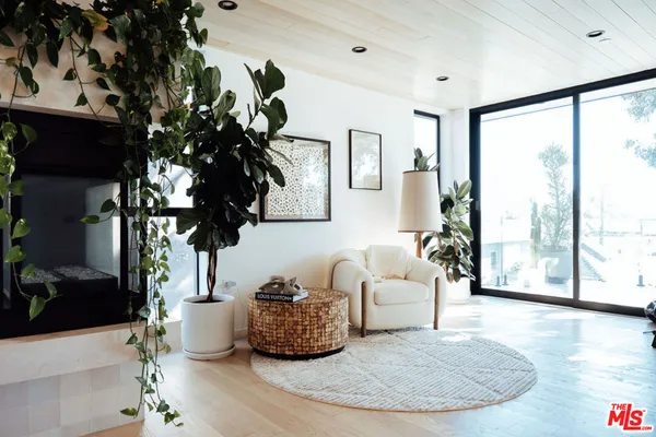$20,000 | 115 Park Place, Venice, CA 90291