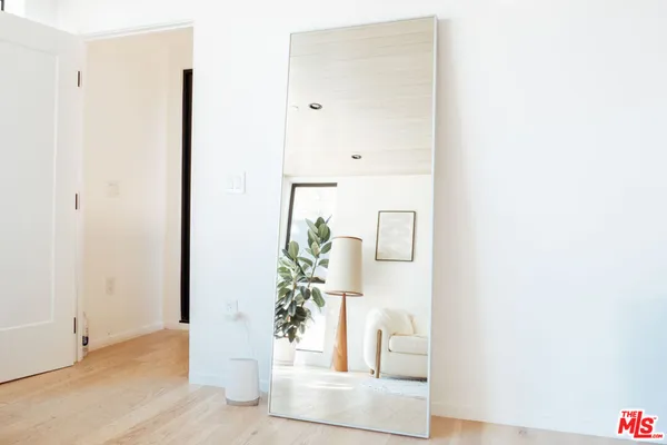 $20,000 | 115 Park Place, Venice, CA 90291