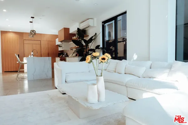 $20,000 | 115 Park Place, Venice, CA 90291