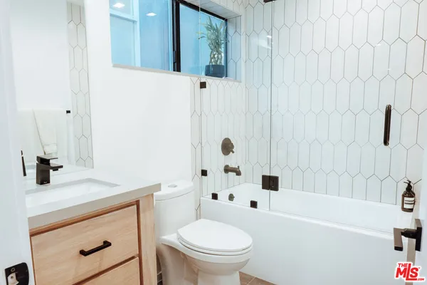 $20,000 | 115 Park Place, Venice, CA 90291